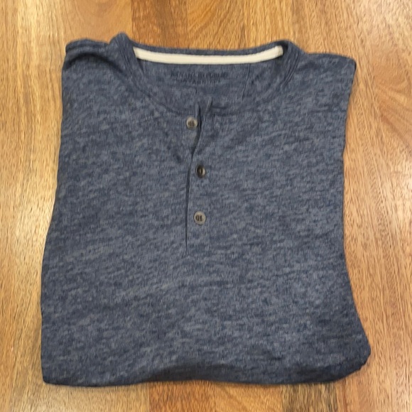 Banana Republic long sleeve tshirt